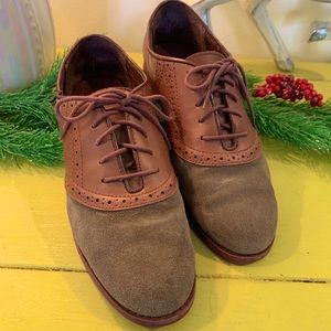 Classic GH Bass saddle shoes!